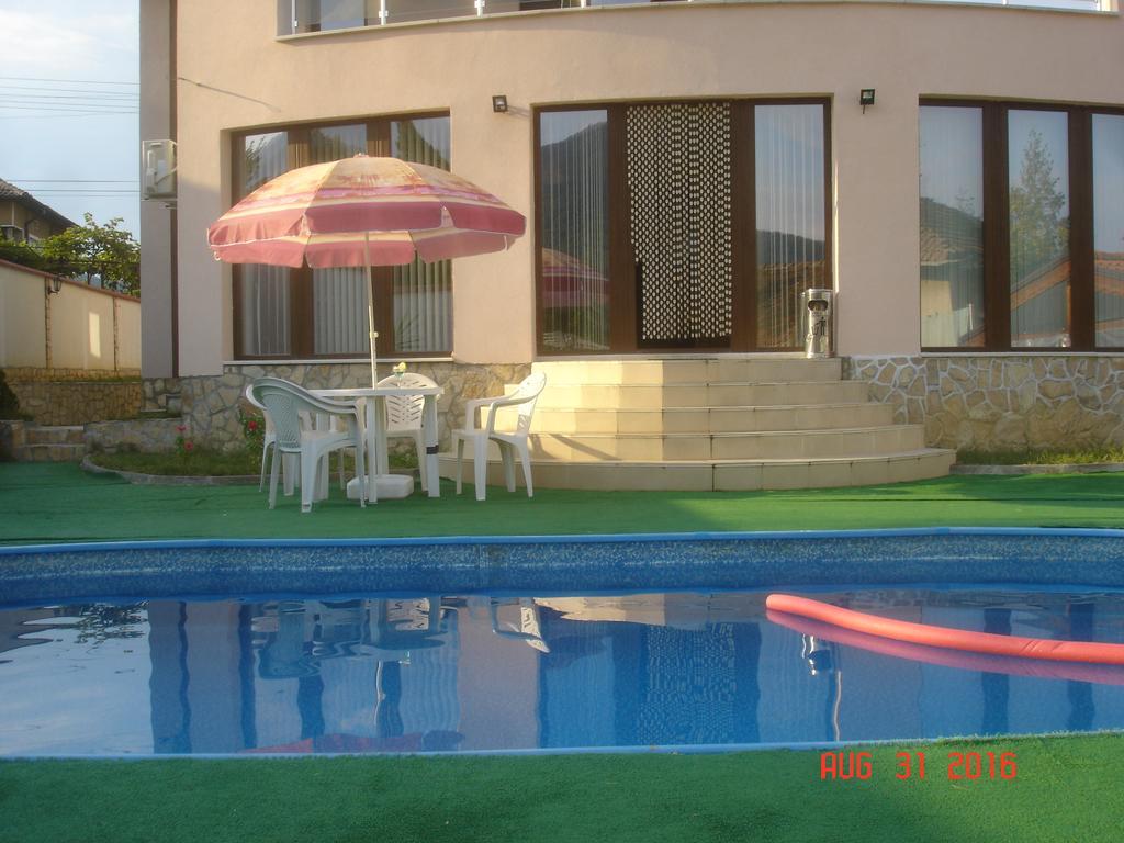 Guest House Camellia Berkovitsa Exterior photo